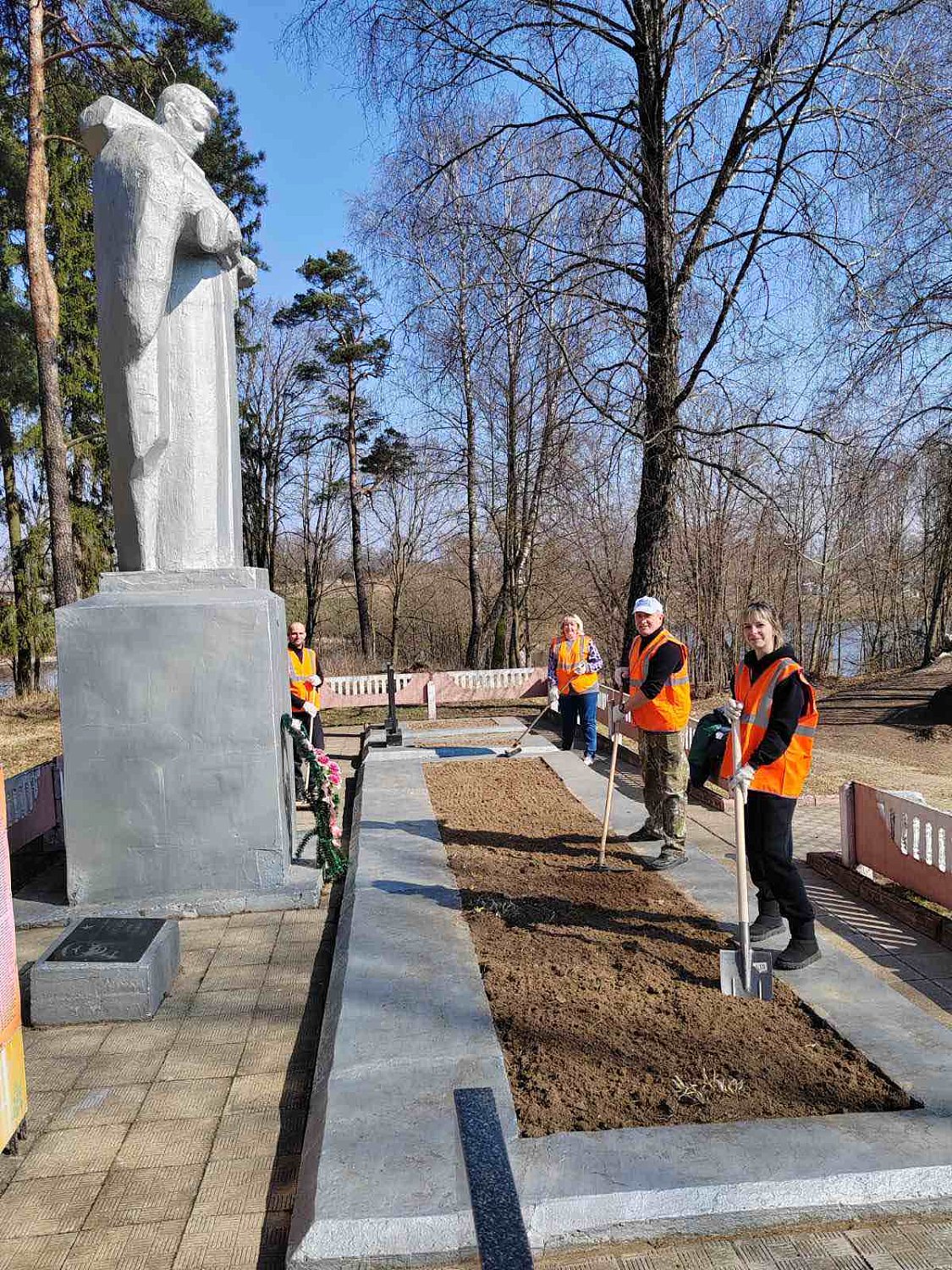 Благоустройство ,уборка мест захоронения